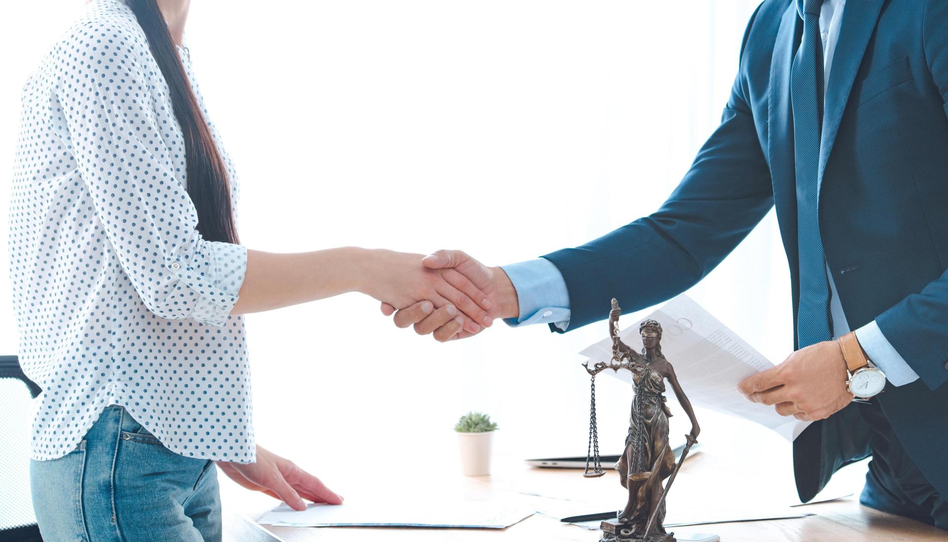 Poignée de main partenaires